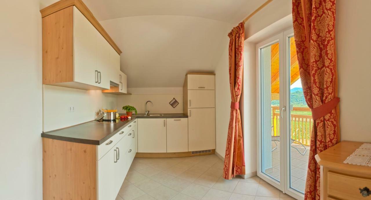 Unterstoan Hof Apartment Termeno Exterior photo